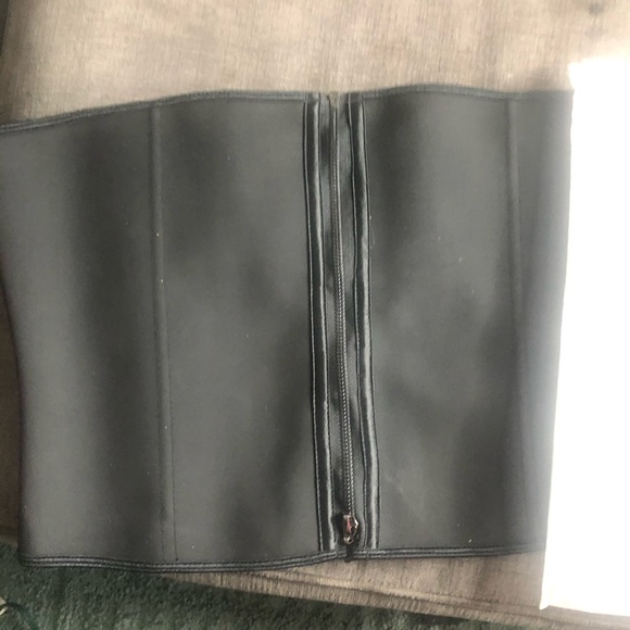 Waist trainer